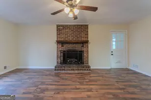2067 Tanglewood Dr, Snellville, GA 30078 - Photo 9