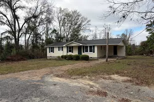 184 Belvue Ave, Lyons, GA 30436 - Photo 1