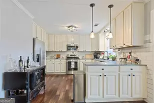 505 Wyncourtney Dr NE, Sandy Springs, GA 30328 - Photo 9