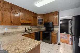 2230 Castle Lake Dr, Tyrone, GA 30290 - Photo 15