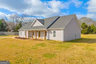 388 Kay Dr, Winder, GA 30680 - Photo 3