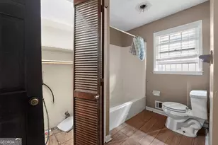 4579 Tudor Castle Dr, Decatur, GA 30035 - Photo 9