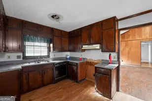 4579 Tudor Castle Dr, Decatur, GA 30035 - Photo 5