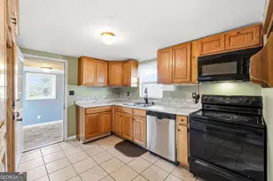 572 Young Loop, Fairmount, GA 30139 - Photo 11