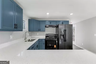 219 Lake Circle, Newnan, GA 30263 - Photo 7