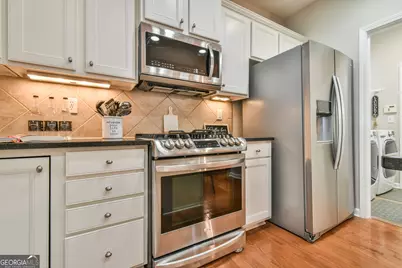 5921 Bellflower Way, Hoschton, GA 30548 - Photo 9