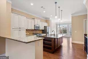 427 Alderwood St, Sandy Springs, GA 30328 - Photo 9