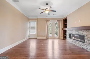 427 Alderwood St, Sandy Springs, GA 30328 - Photo 5