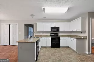 6463 Castle Ct Way, Lithonia, GA 30058 - Photo 15