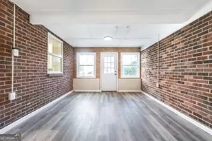 305 Broad St, Hawkinsville, GA 31036 - Photo 17