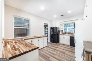 305 Broad St, Hawkinsville, GA 31036 - Photo 9