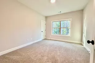 313 Mourning Ct, Lagrange, GA 30241 - Photo 13