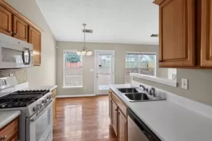 2396 Hillvale Cir, Lithonia, GA 30058 - Photo 17