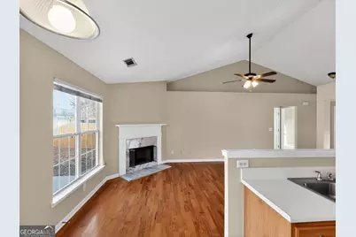 2396 Hillvale Circle, Lithonia, GA 30058 - Photo 11