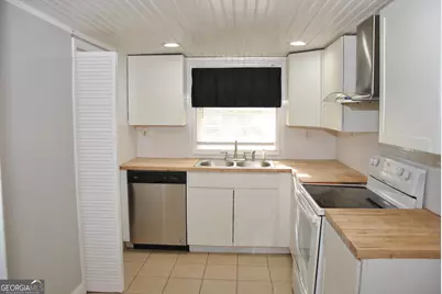 1384 Womack Avenue, East Point, GA 30344 - Photo 9