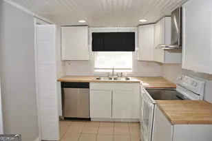 1384 Womack Ave, East Point, GA 30344 - Photo 9