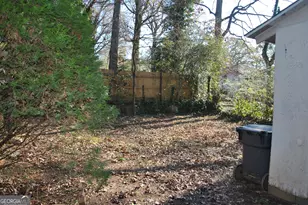 1384 Womack Ave, East Point, GA 30344 - Photo 31