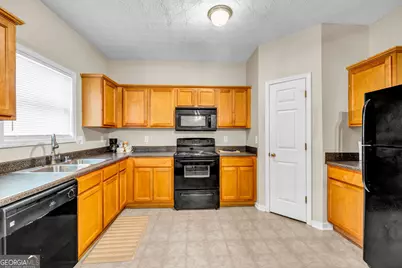 1246 Adcox Square, Stone Mountain, GA 30088 - Photo 11