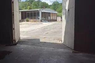 364 Pleasant Valley Rd SE, Silver Creek, GA 30173 - Photo 3