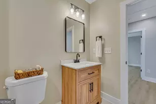 402 E 57th St, Savannah, GA 31405 - Photo 27