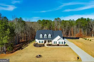 95 Hawthorn Ln, Covington, GA 30014 - Photo 3