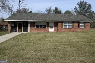 64 Lakeside Dr, Hazlehurst, GA 31539 - Photo 1