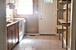 2913 Horse Shoe Dr, Atlanta, GA 30316 - Photo 3