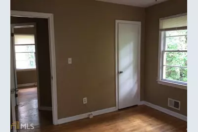 2913 Horse Shoe Drive, Atlanta, GA 30316 - Photo 9