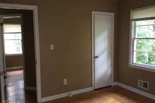 2913 Horse Shoe Dr, Atlanta, GA 30316 - Photo 9