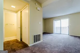 8564 Creekwood Way, Jonesboro, GA 30238 - Photo 3