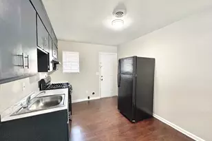 6496 Raymond Dr, Union City, GA 30291 - Photo 5