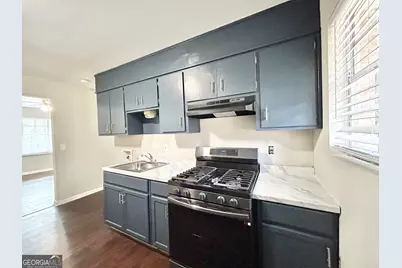 6496 Raymond Drive, Union City, GA 30291 - Photo 9