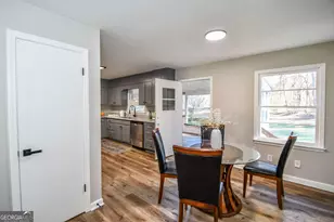 35 N Robinson Dr, Carrollton, GA 30117 - Photo 9