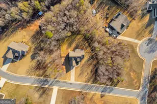 223 Maple Dr, Commerce, GA 30529 - Photo 29