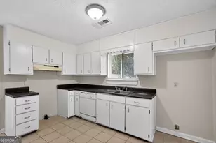 80 Triple Crown Ln, Ellenwood, GA 30294 - Photo 7