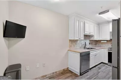 27207 Plantation Drive NE, Atlanta, GA 30324 - Photo 15