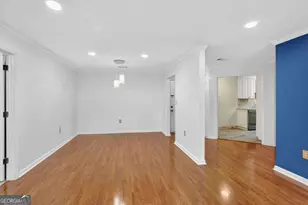 27207 Plantation Dr NE, Atlanta, GA 30324 - Photo 9