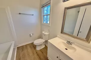 306 S Tillman St, Glennville, GA 30427 - Photo 17