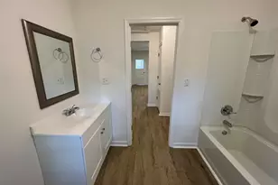 306 S Tillman St, Glennville, GA 30427 - Photo 9