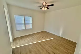 306 S Tillman St, Glennville, GA 30427 - Photo 7