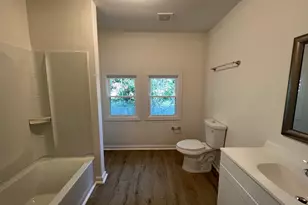 306 S Tillman St, Glennville, GA 30427 - Photo 11