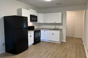 306 S Tillman St, Glennville, GA 30427 - Photo 5