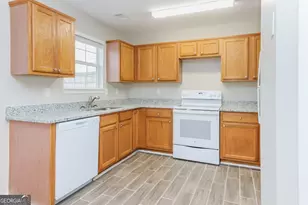 312 Harris Ave, Locust Grove, GA 30248 - Photo 9