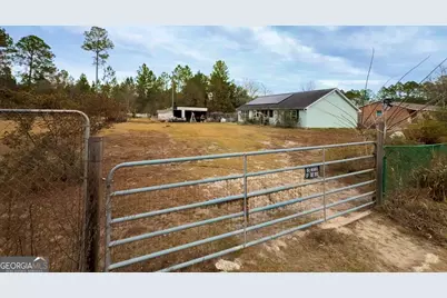 387 Burton Street, Nahunta, GA 31553 - Photo 5