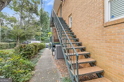 3510 Roswell Road NW #APT C2, Atlanta, GA 30305 - Photo 21