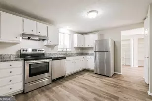 5200 Martins Crossing Rd, Stone Mountain, GA 30088 - Photo 7