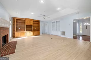 605 Chenocetah Dr, Cornelia, GA 30531 - Photo 5