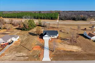 1562 Lexington Dr, Dublin, GA 31021 - Photo 3