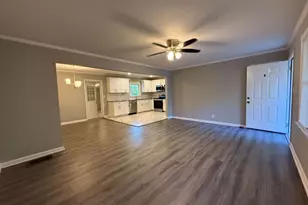 1576 Carolyn Dr, Stone Mountain, GA 30087 - Photo 3