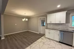 1576 Carolyn Dr, Stone Mountain, GA 30087 - Photo 5